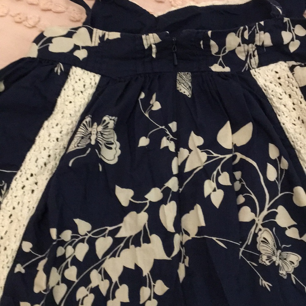 Dress - Picture 5 of 5